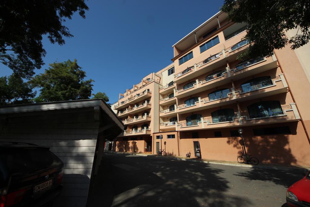 Menada Villa Bonita Apartments ซันนีบีช ภายนอก รูปภาพ